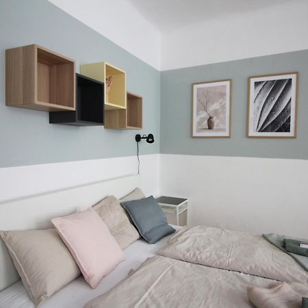 7 Nights Apartments Dominikanske N. เบอร์โน ภายนอก รูปภาพ