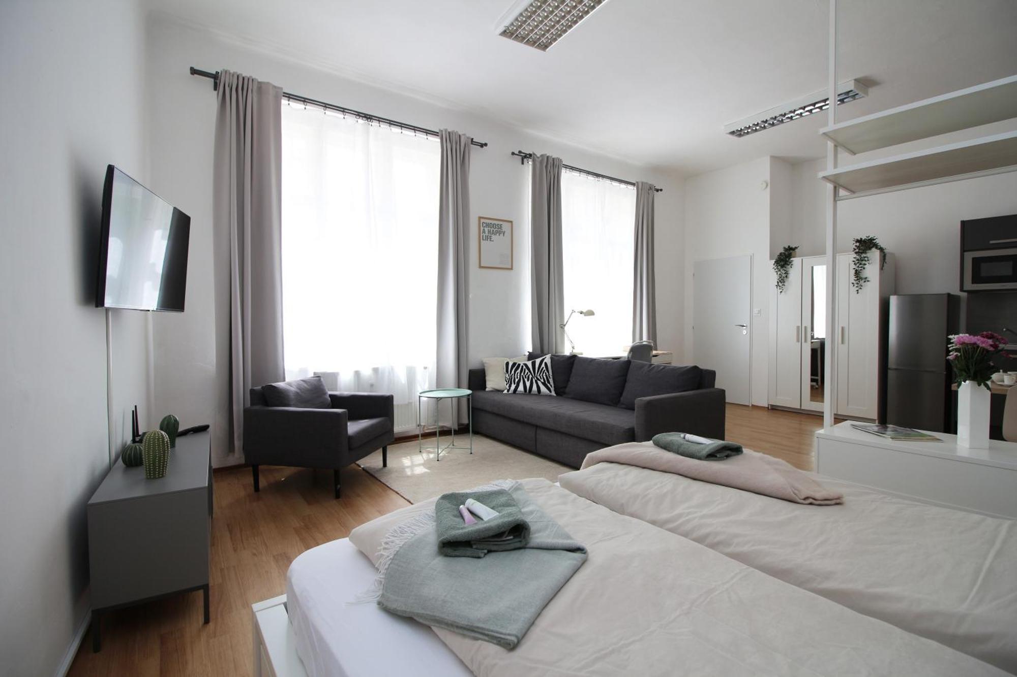 7 Nights Apartments Dominikanske N. เบอร์โน ภายนอก รูปภาพ