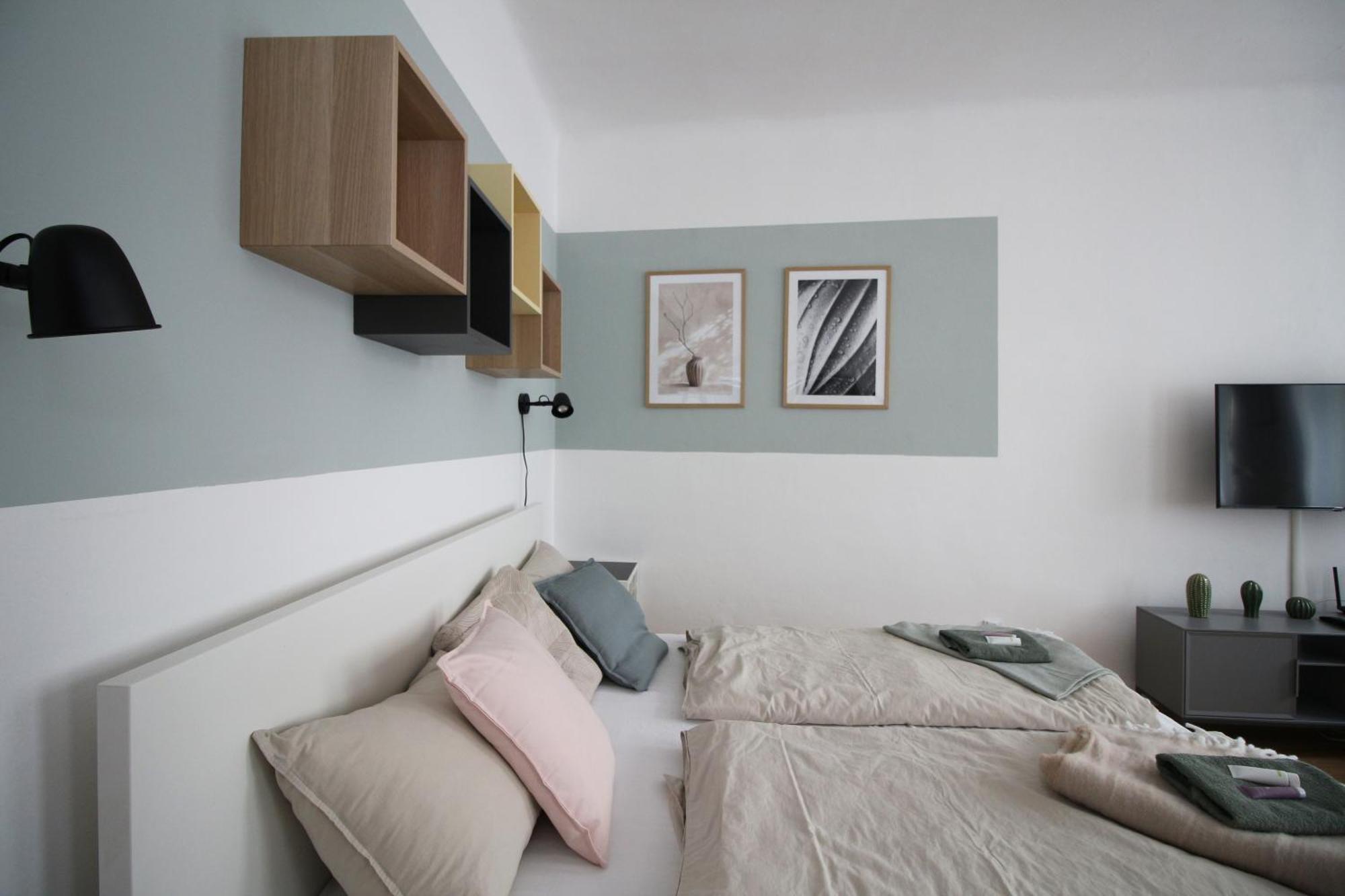 7 Nights Apartments Dominikanske N. เบอร์โน ภายนอก รูปภาพ