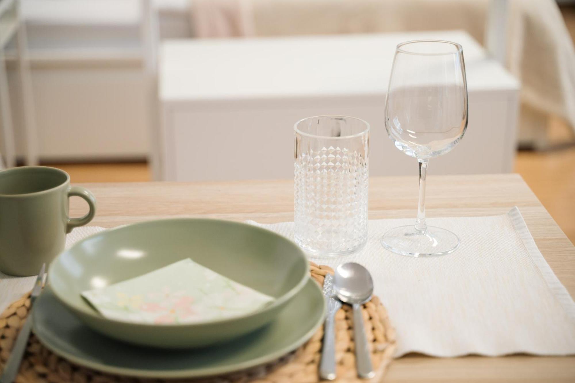 7 Nights Apartments Dominikanske N. เบอร์โน ภายนอก รูปภาพ