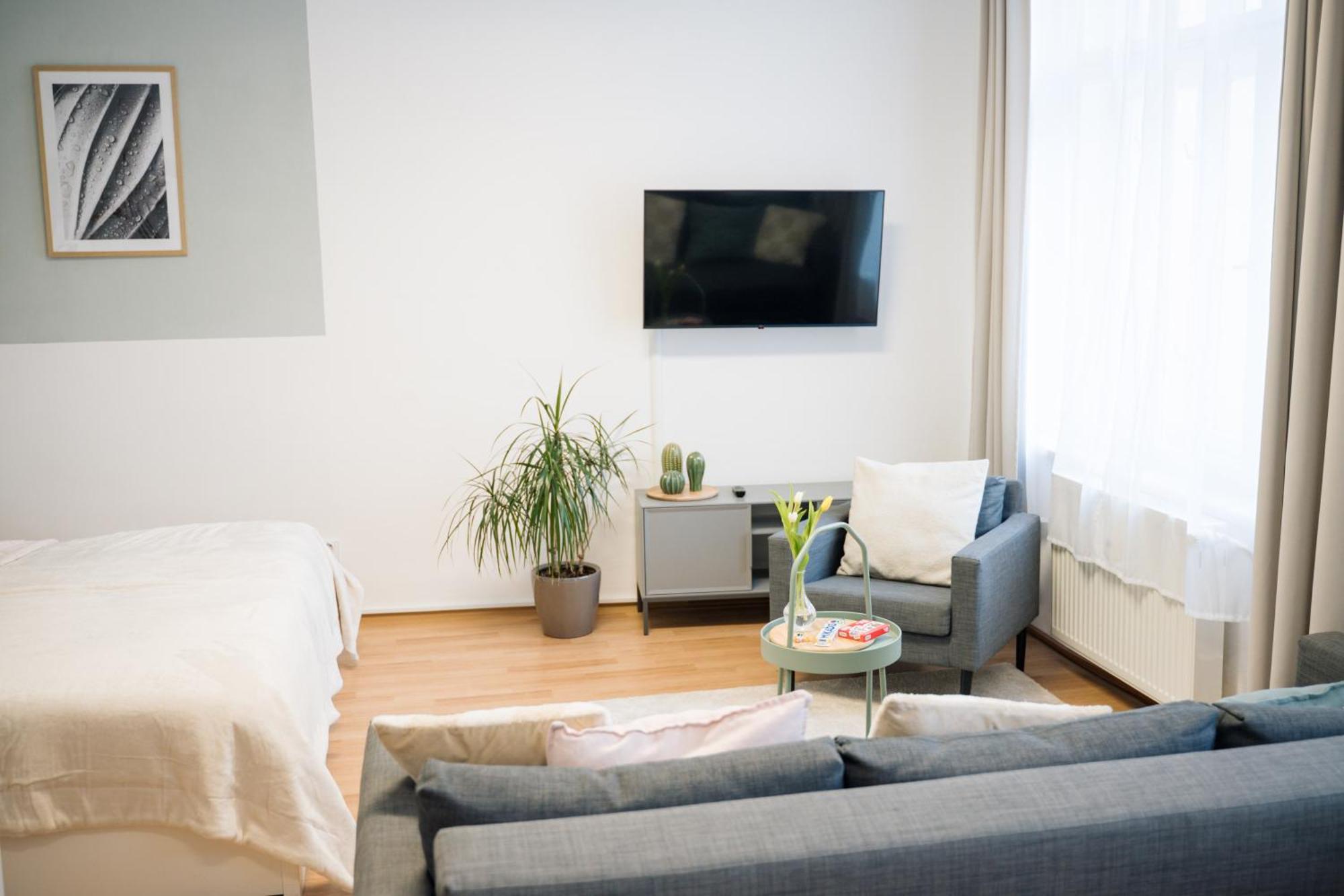 7 Nights Apartments Dominikanske N. เบอร์โน ภายนอก รูปภาพ