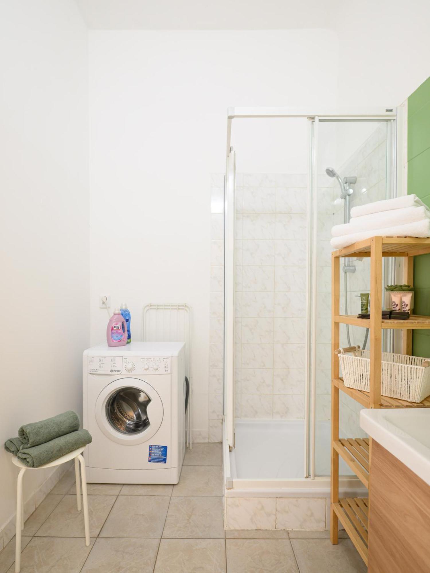 7 Nights Apartments Dominikanske N. เบอร์โน ภายนอก รูปภาพ