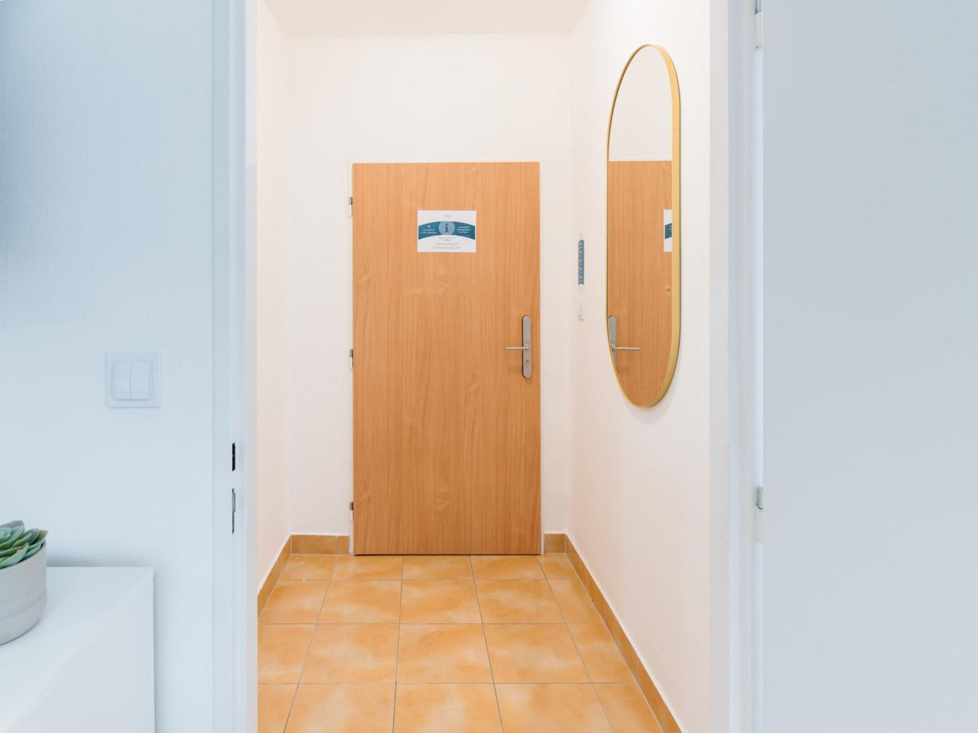 7 Nights Apartments Dominikanske N. เบอร์โน ภายนอก รูปภาพ