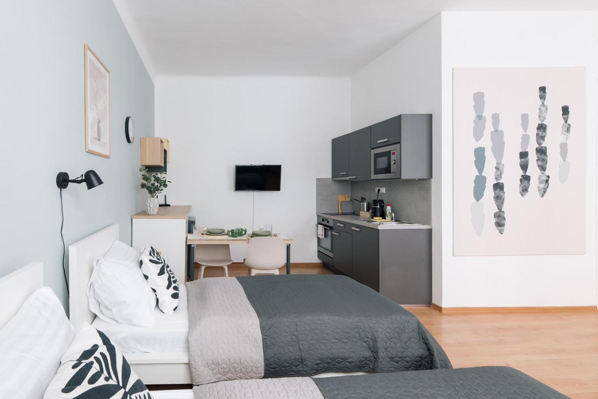 7 Nights Apartments Dominikanske N. เบอร์โน ภายนอก รูปภาพ