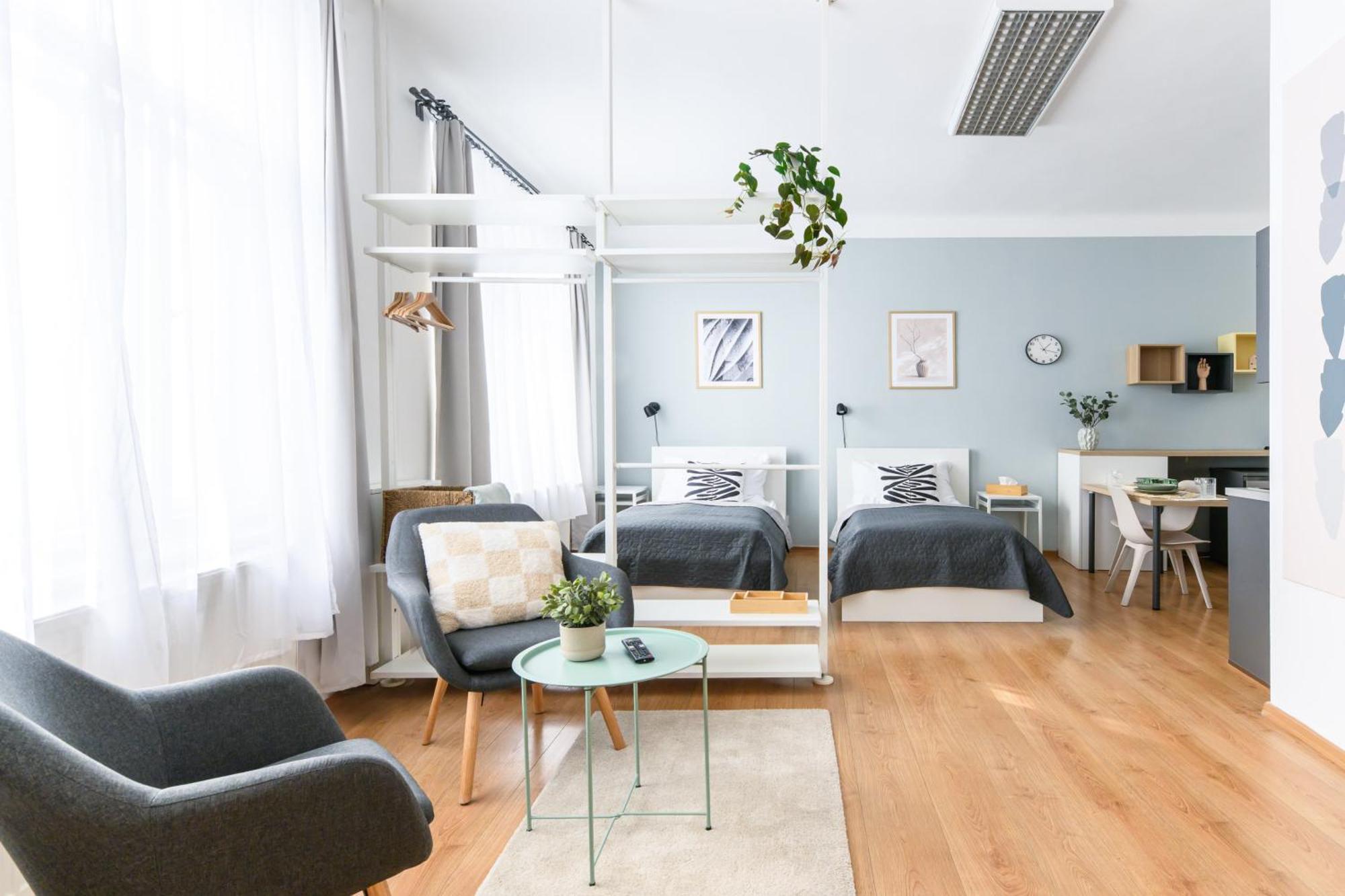 7 Nights Apartments Dominikanske N. เบอร์โน ภายนอก รูปภาพ