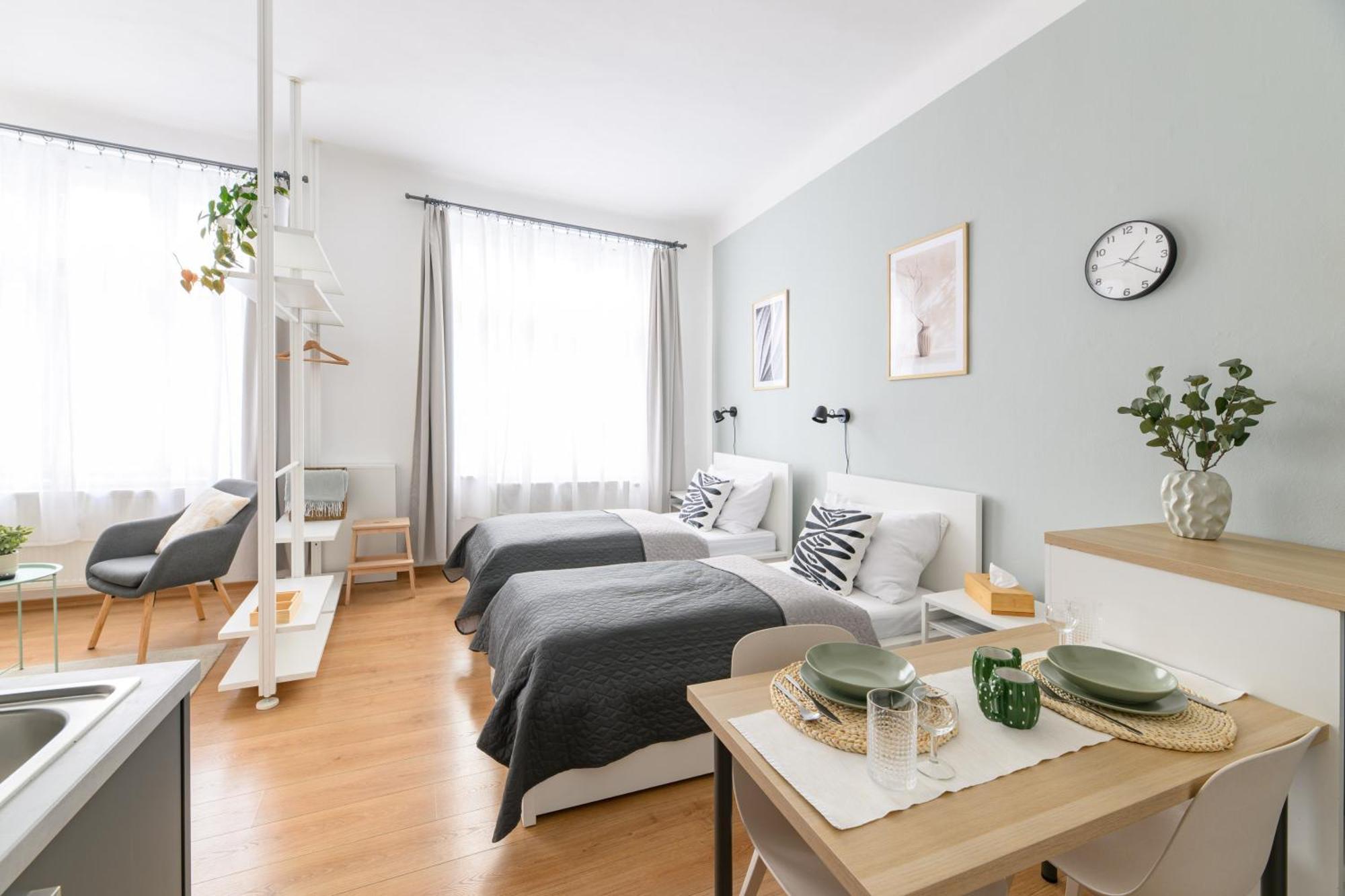 7 Nights Apartments Dominikanske N. เบอร์โน ภายนอก รูปภาพ