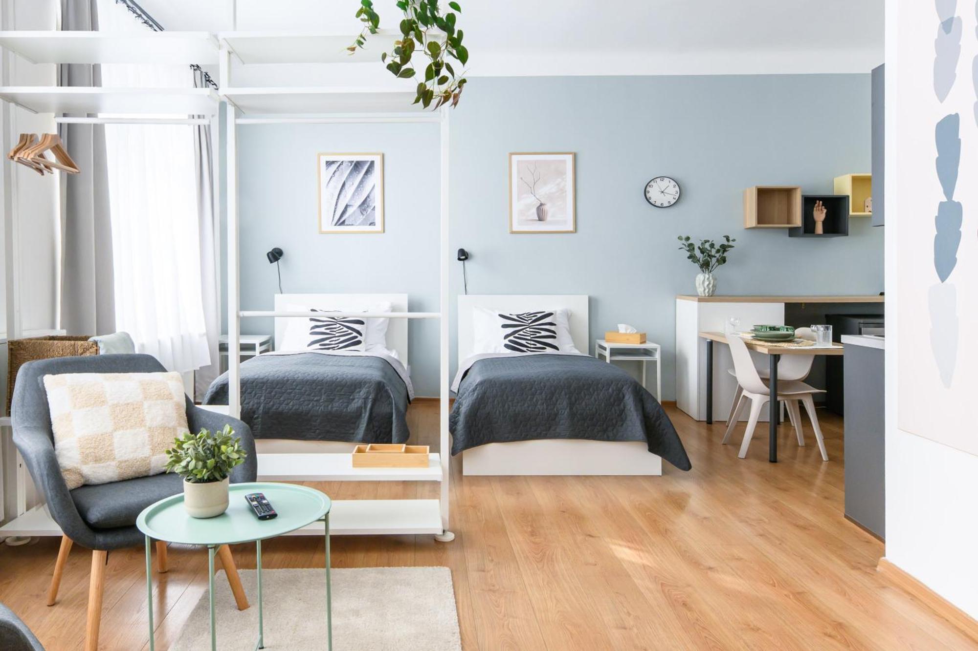 7 Nights Apartments Dominikanske N. เบอร์โน ภายนอก รูปภาพ