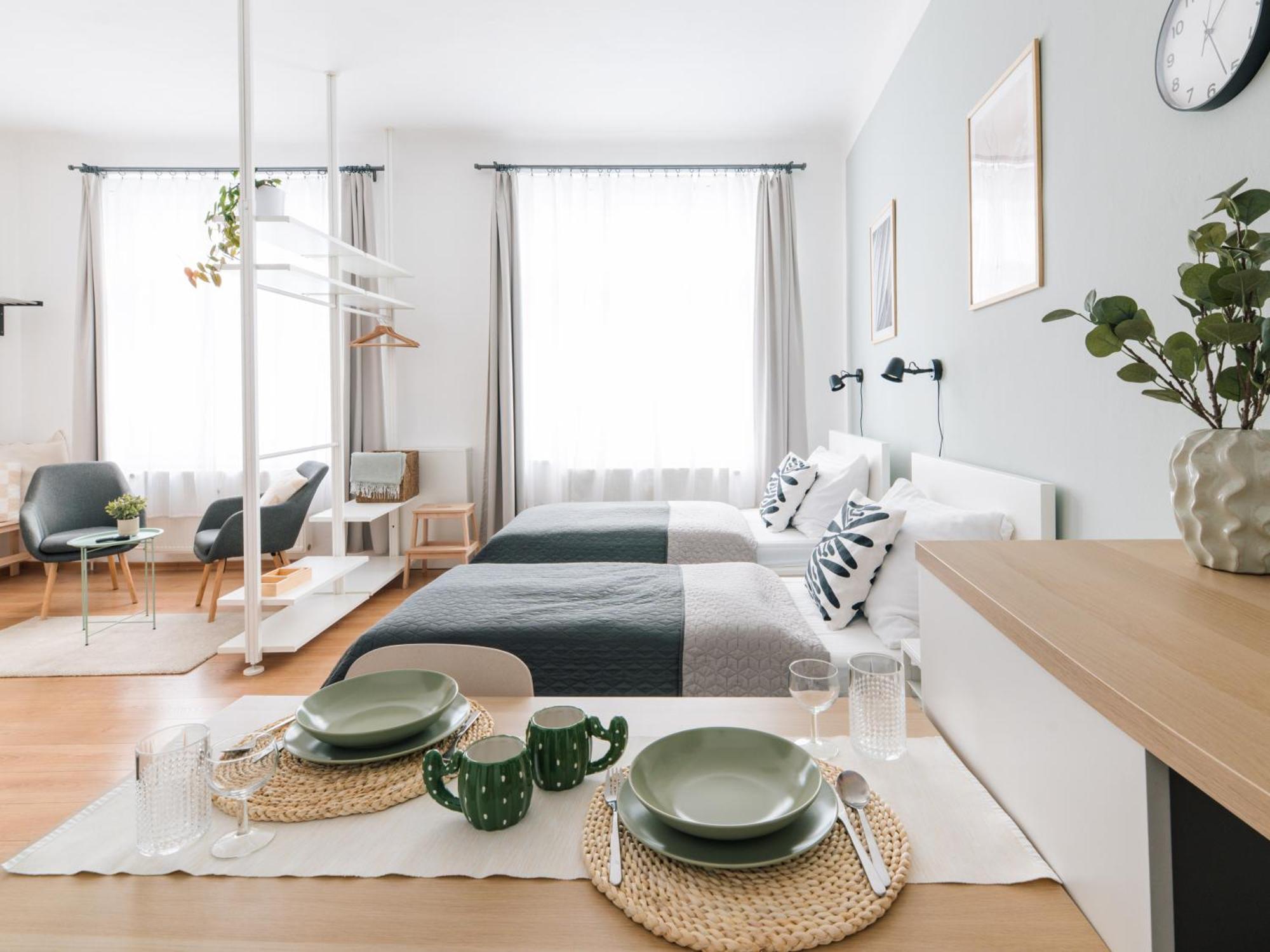 7 Nights Apartments Dominikanske N. เบอร์โน ภายนอก รูปภาพ