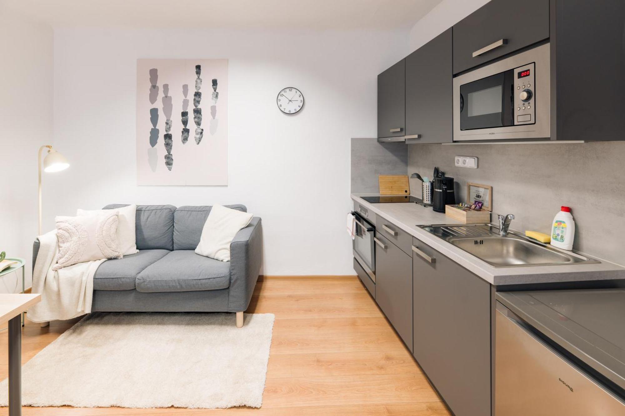 7 Nights Apartments Dominikanske N. เบอร์โน ภายนอก รูปภาพ