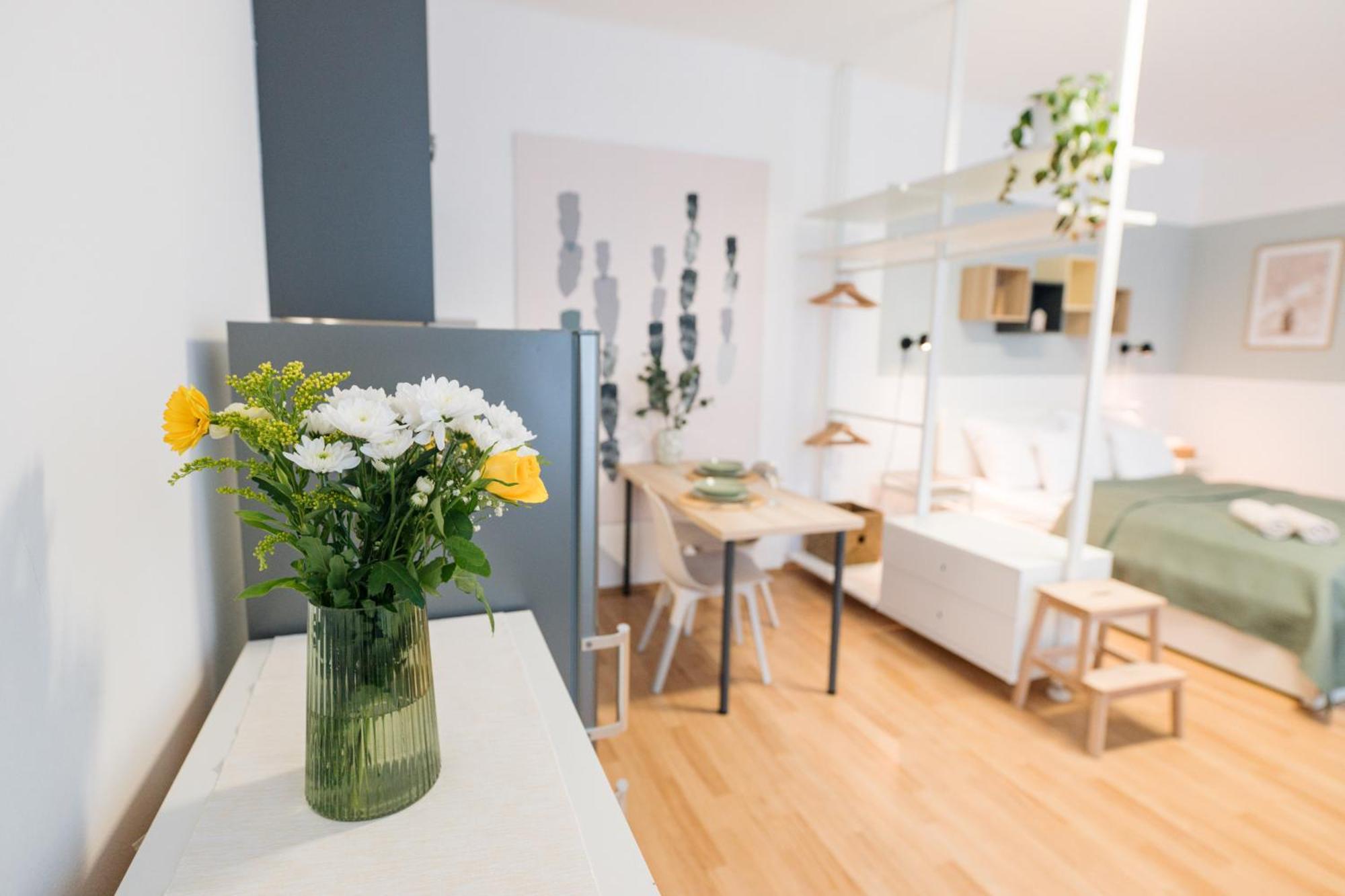 7 Nights Apartments Dominikanske N. เบอร์โน ภายนอก รูปภาพ